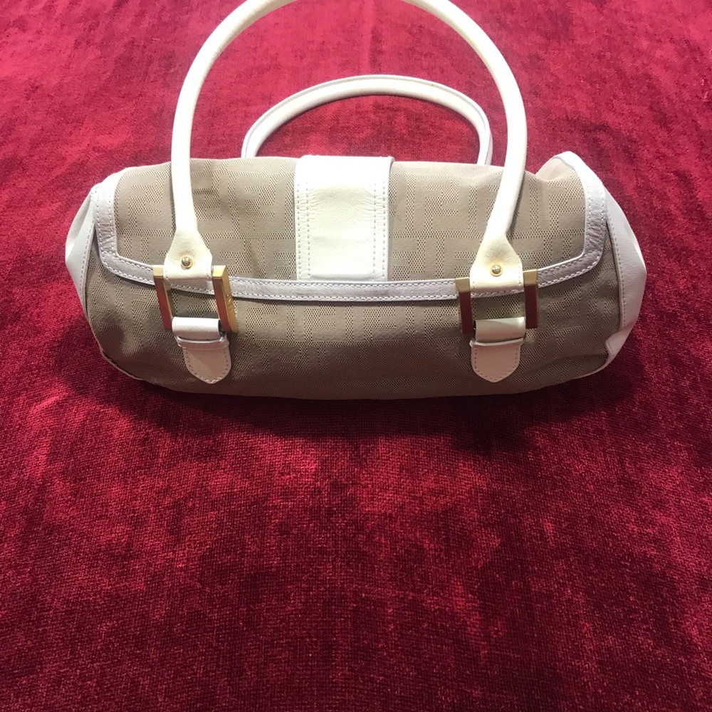 FENDI HANDBAG - Picture 2 of 8